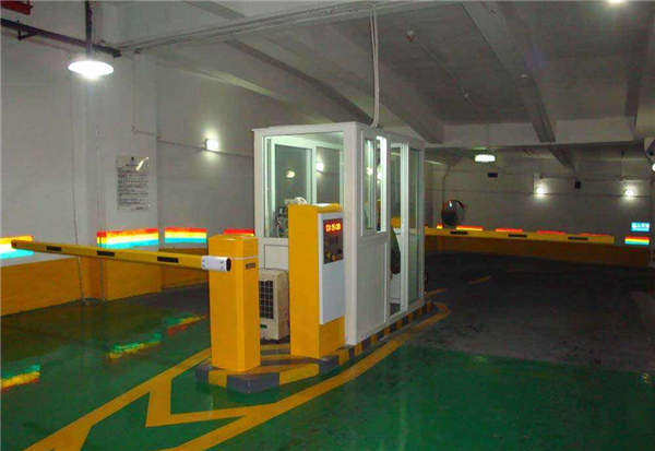 停車場(chǎng)智能化遇新挑戰(zhàn)，《中國(guó)公路網(wǎng)》提出：關(guān)注智能停車場(chǎng)市場(chǎng)